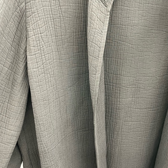 Eileen fisher silk blend textured lagenlook black open front Shacket - Picture 4 of 9